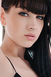 Arwen Seductive Look